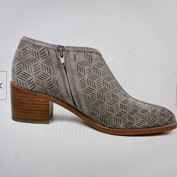 1. State Iddah ankle bootie boot perforated geometric with stacked heel, size 10 - Picture 4 of 10